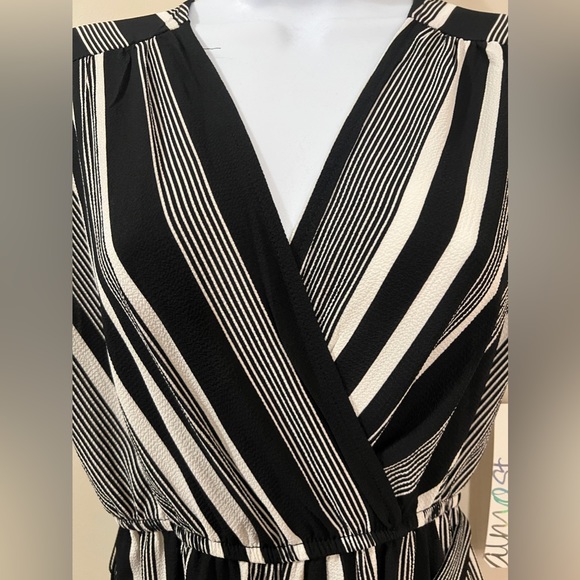 NWT Almost Famous romper - Picture 3 of 5